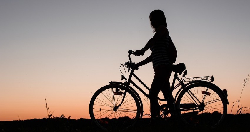 Be Safe Be Seen: Safety Tips when Cycling 