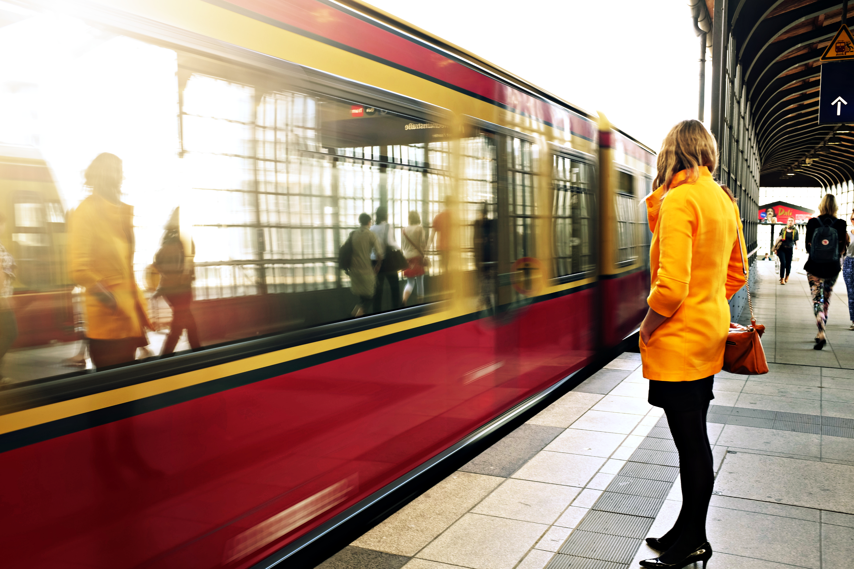 girls%20on%20train%20platform.jpg